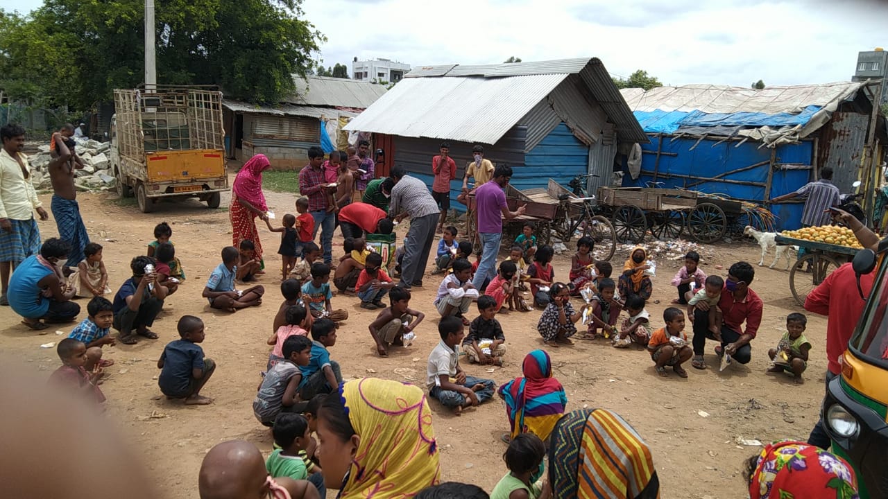 Feeding Children in the Settlement